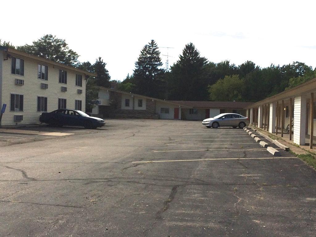 Rapids Inn & Suites Wisconsin Rapids Bagian luar foto