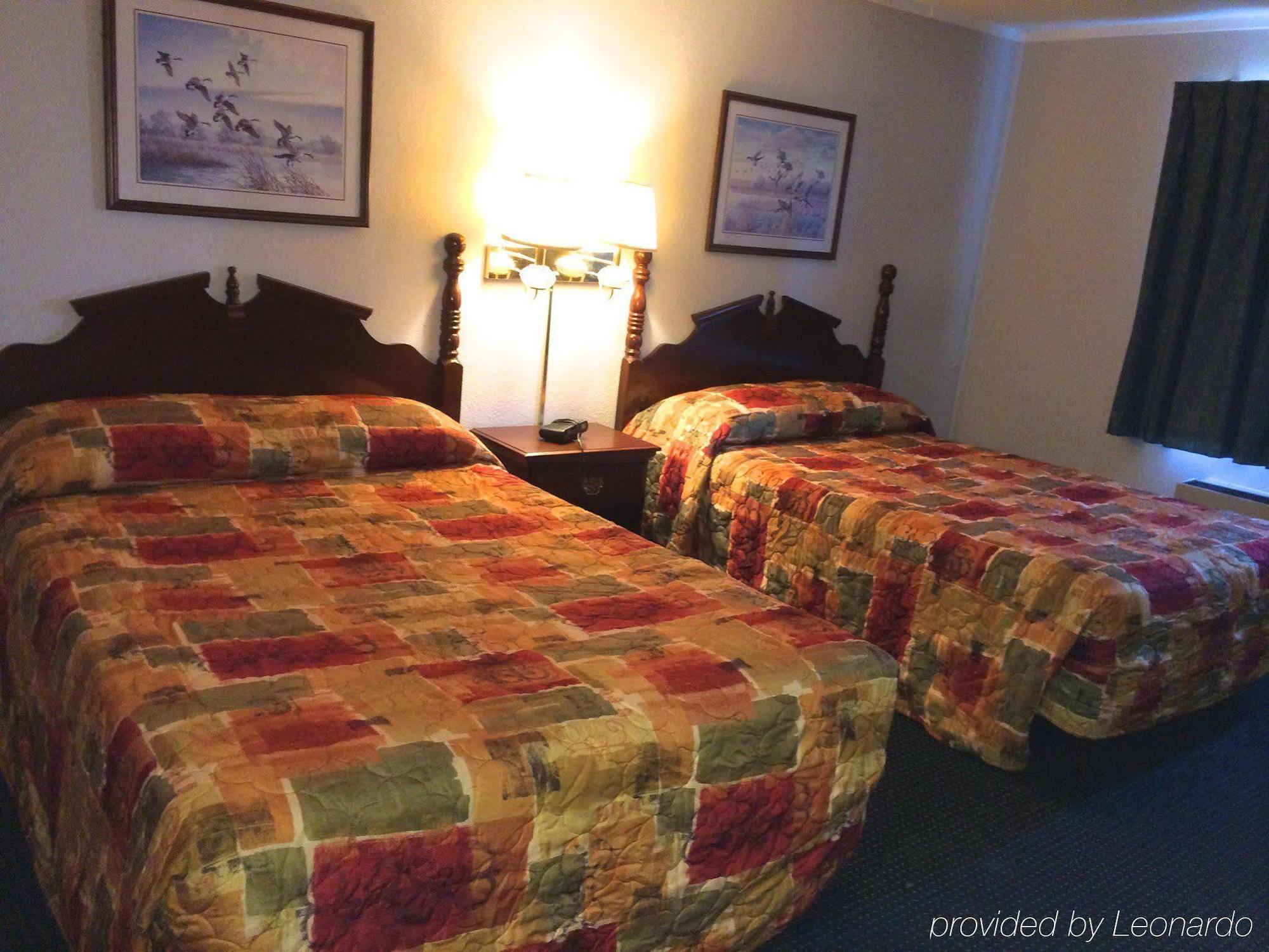 Rapids Inn & Suites Wisconsin Rapids Bagian luar foto