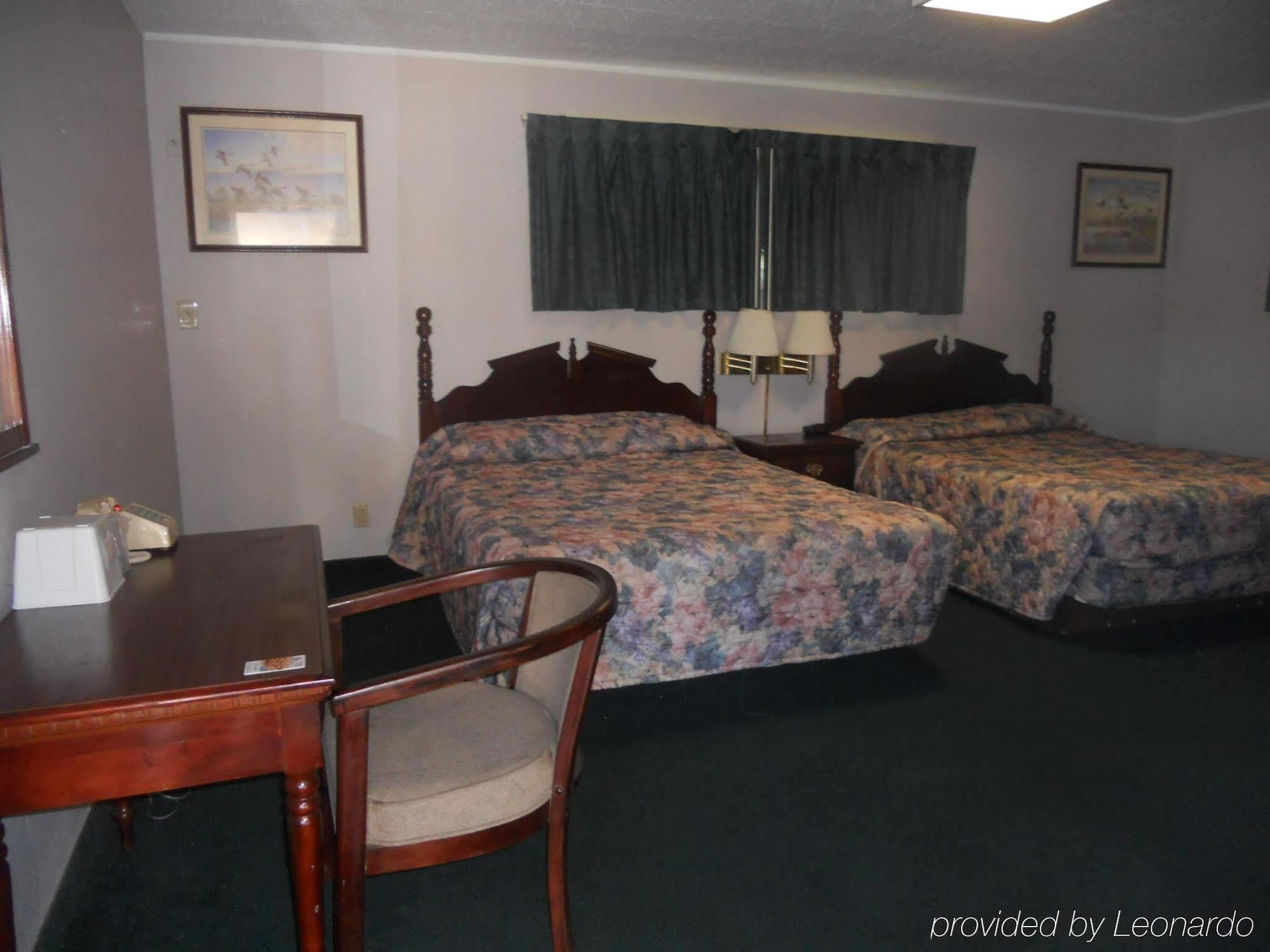 Rapids Inn & Suites Wisconsin Rapids Bagian luar foto