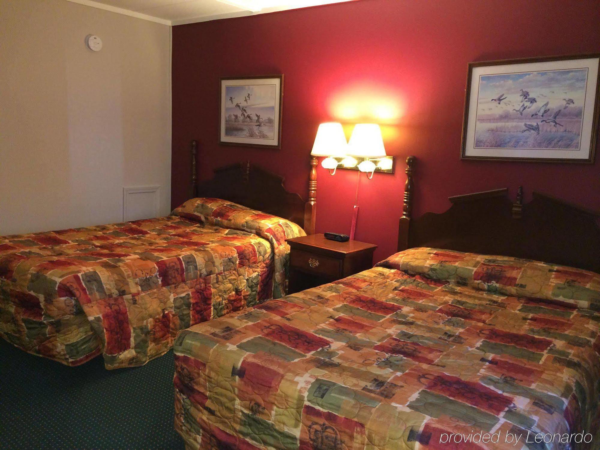 Rapids Inn & Suites Wisconsin Rapids Bagian luar foto