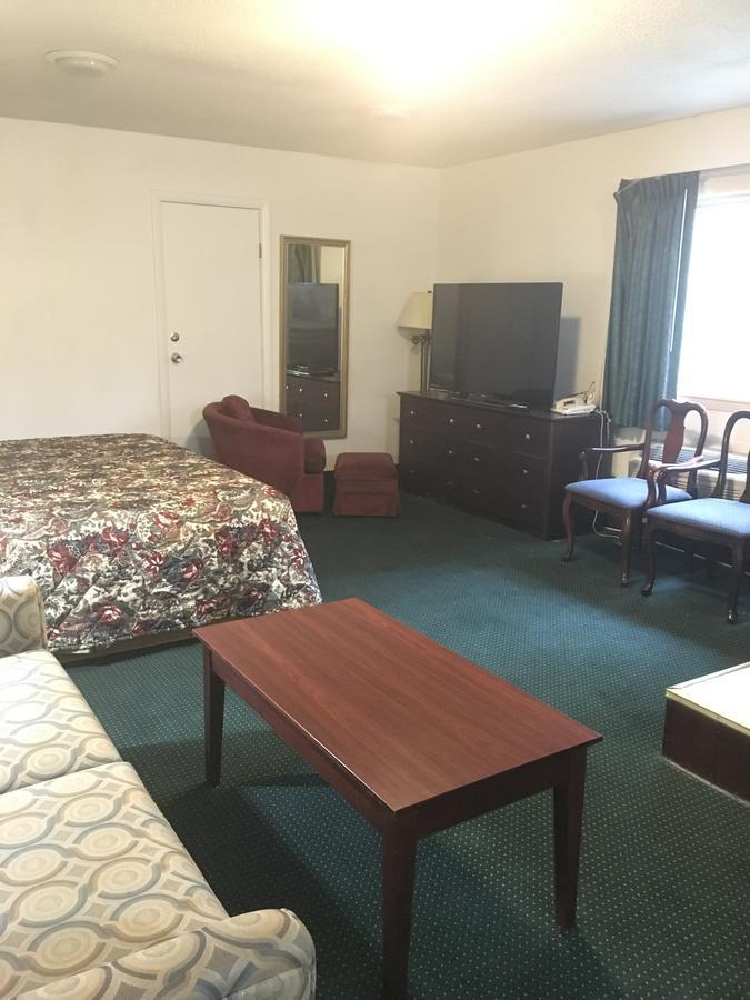 Rapids Inn & Suites Wisconsin Rapids Bagian luar foto