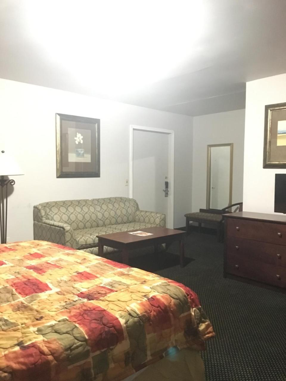Rapids Inn & Suites Wisconsin Rapids Bagian luar foto