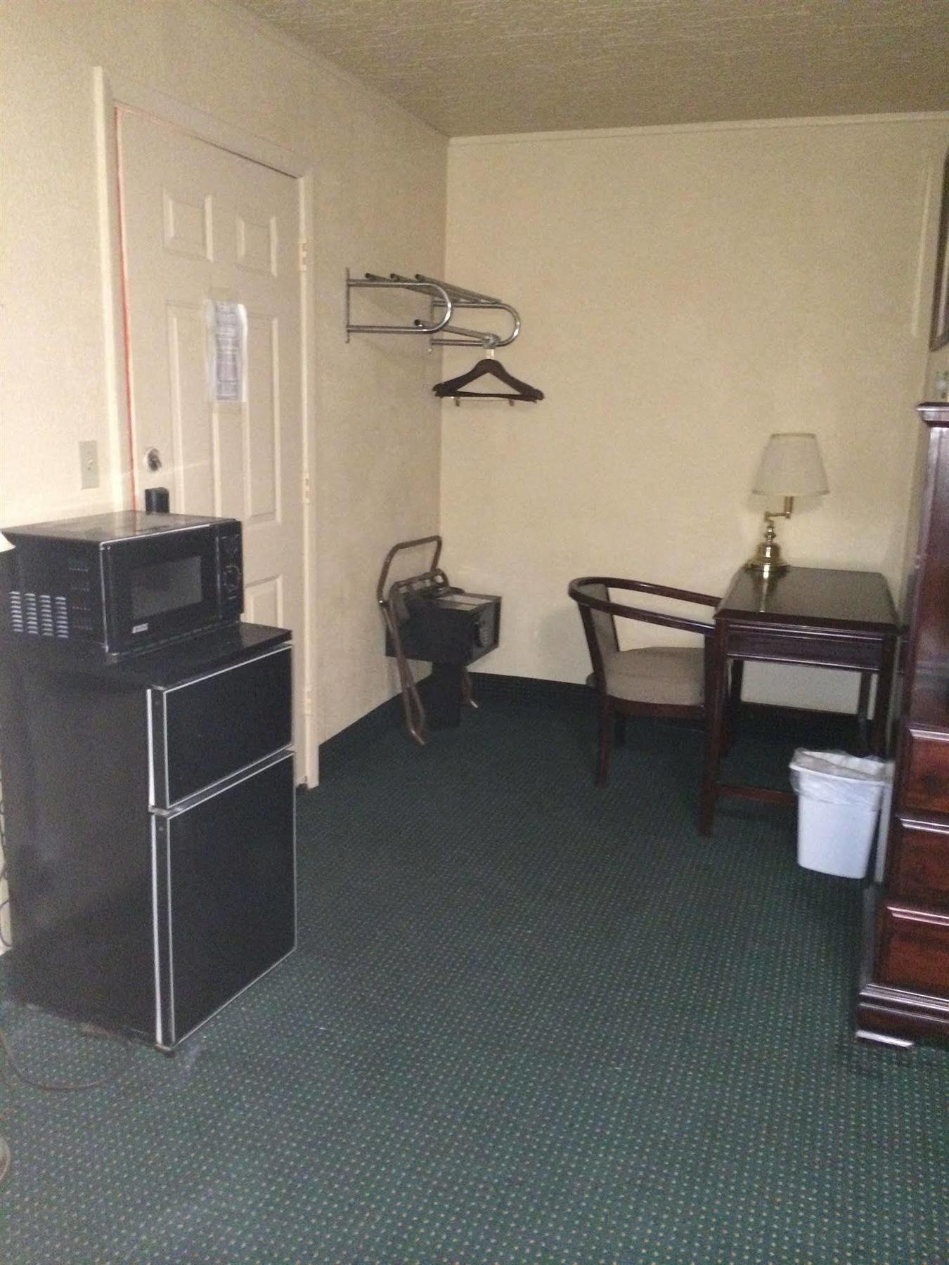Rapids Inn & Suites Wisconsin Rapids Bagian luar foto